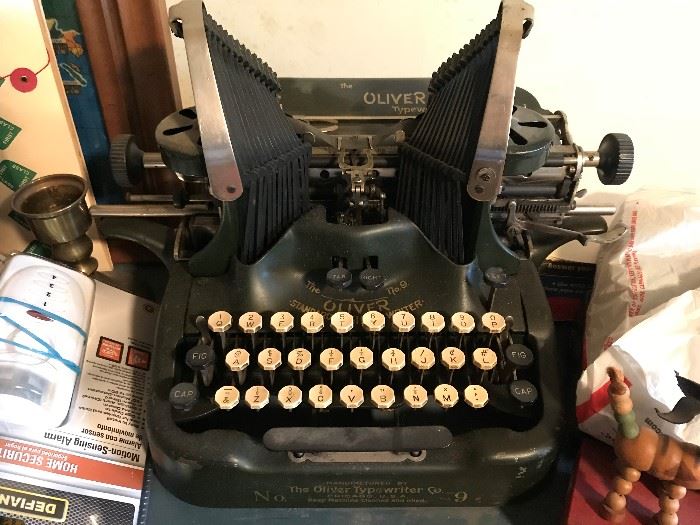 Antique Oliver Typewriter $ 80.00