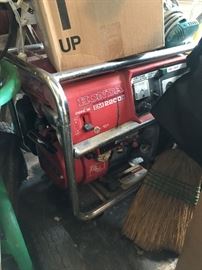 Honda EM2200x generator - Priced at sale.