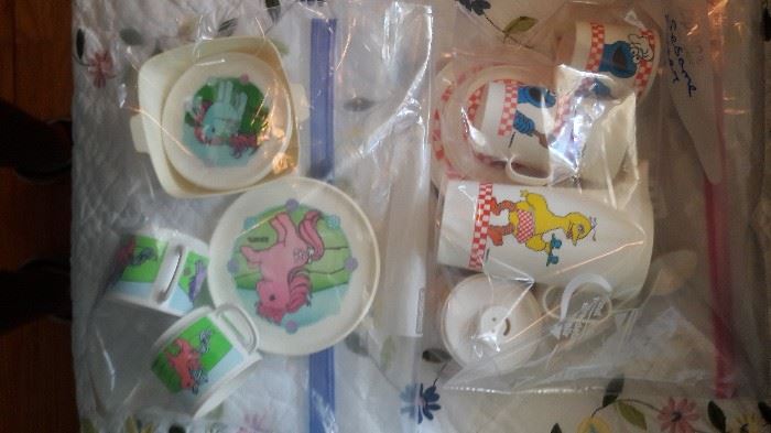  toy dish pieces (my little pony, sesame )