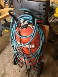 Craftsman 30 gallon 120 volt air compressor cart
