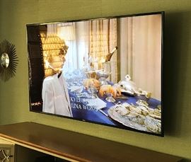 Samsung Flat Screen TV 72"