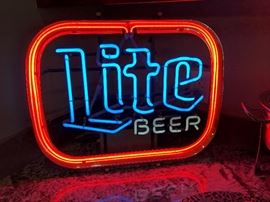 Lighted Neon Beer Sign