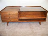Matching Vintage Willett Cherry-Wood Coffee Table with Slanted Magazine Shelf and Glass Insert