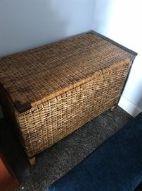 Wicker chest