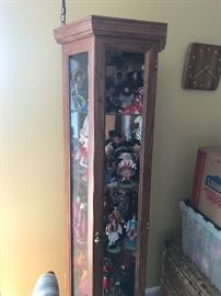 Display cabinet w/worldwide collectible dolls