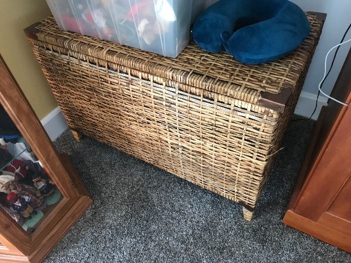 Wicker chest