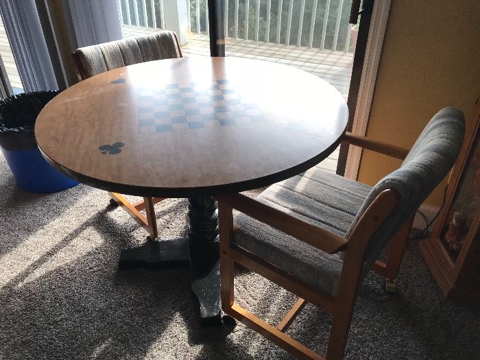 Chess/checkers table