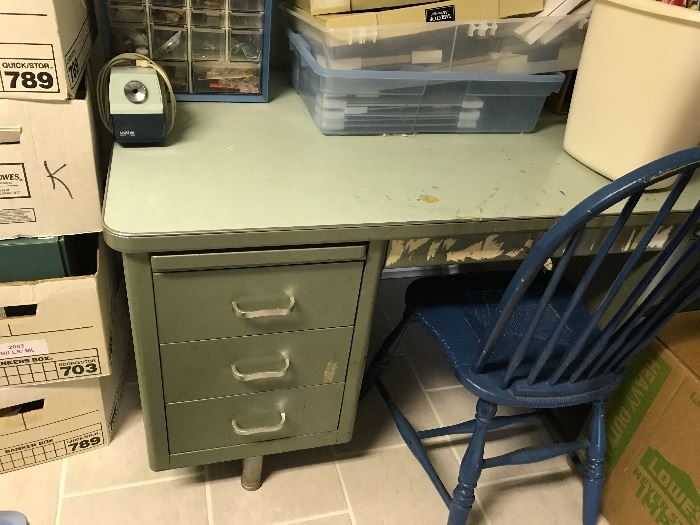 Vintage (HEAVY) military style desk
