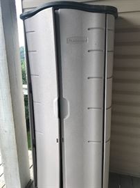 Rubbermaid storage unit