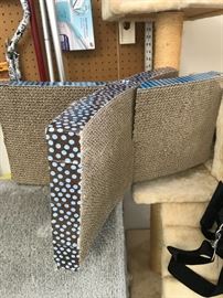 Cat scratcher