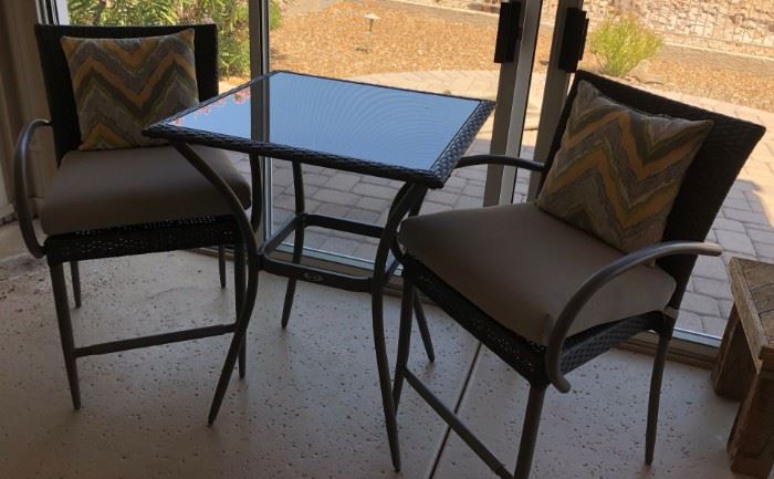 Bistro Table w 2 Chairs and Cushions