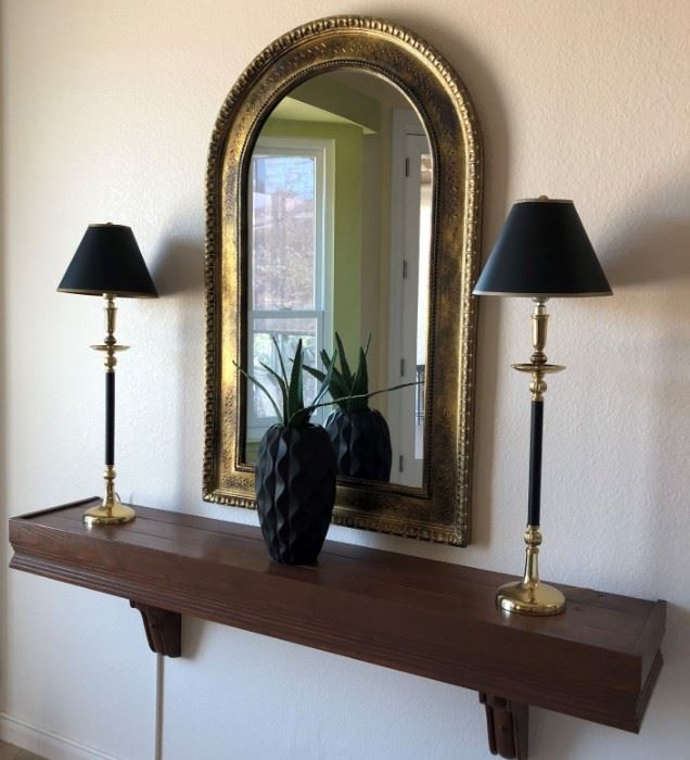 Arched Mirror, 2 Accent Lamps and Vase