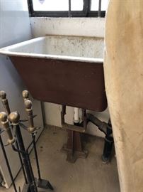 Utility Sink w Cast Iron Pedestal