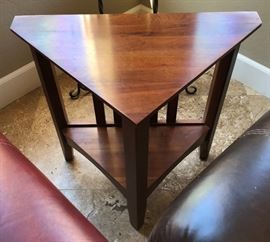 Ethan Allen Corner Table