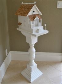 Birdhouse decor