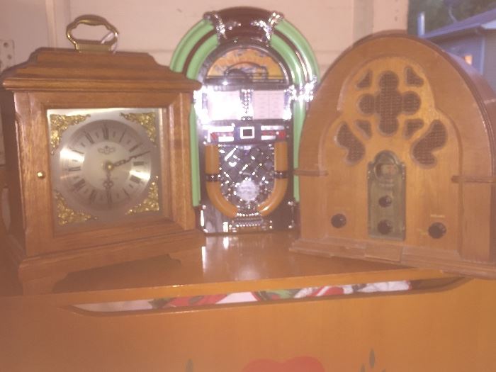 Mini juke box, beautiful clock