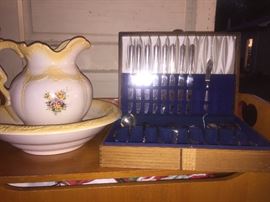 Several pitcher wash sets