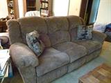 slumberland double recliner sofa arm rest in middle