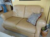 LEATHER LOVESEAT INCREDIBLE VALUE