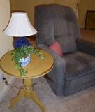 PRIMITIVE MUSTARD ROUND SIDE TABLE
