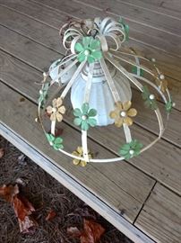 Cute retro looking light fixture!!