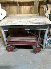 There's two old neat wagons!