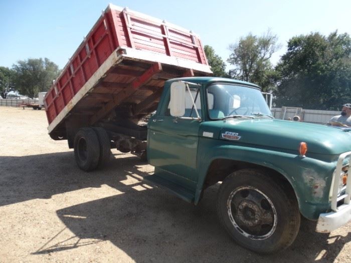 1964 Ford 500 Grain truck w hydraulic dump bed
