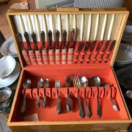 Silver-plated flatware set