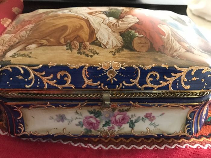 Delicate gilt and handpainted box.