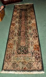 EGYPTIAN MACHINE MADE RUG