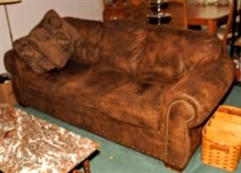 MATCHING BROYHILL LEATHER SOFA