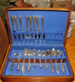 HOLMES & EDWARDS SILVER PLATE FLATWARE