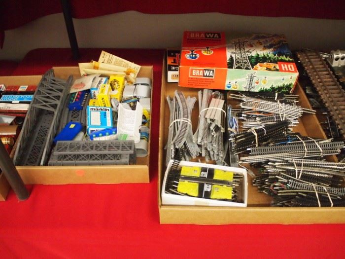 Variety of Model Trains & Accessories 