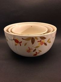 Circa 1940 Jewel T autumn leaves mixing bowl set