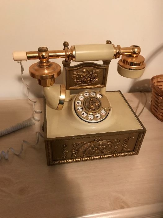 Deco-Tel French style working phone