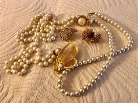 Butterfly pearl pin, pearls 