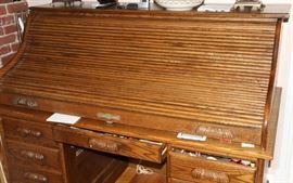 g14 desk front closed