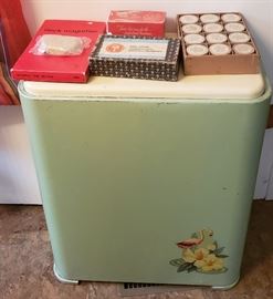 Vintage Flamingo clothes hamper