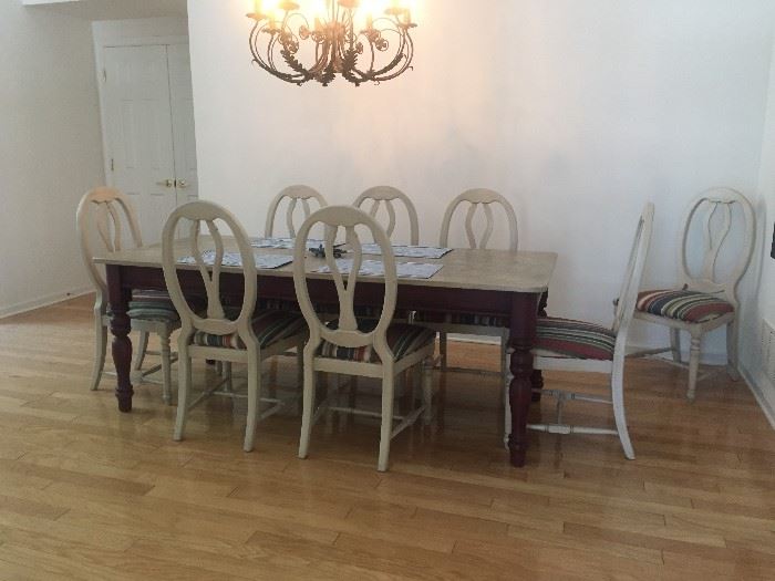 Country Style Dining room set - 8 chairs