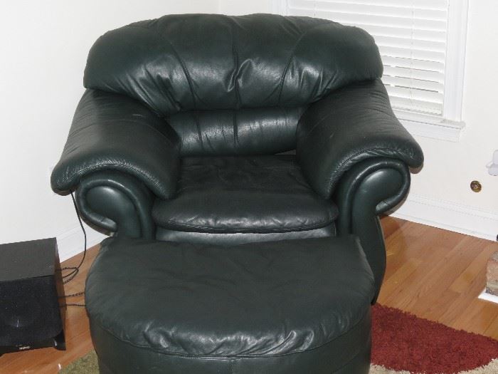 LEATHER CHAIR.