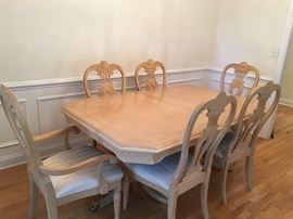 Stunning dining room table expands from 68-99” So versatile ,. AVAILABLE FOR EARLY SALE. $400.00.