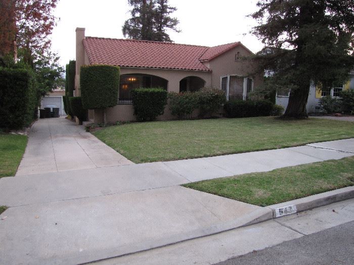 This is the house you're looking for on the sale days.