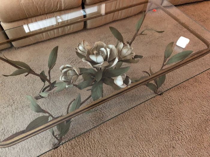 Beautiful coffee table with metal flowers