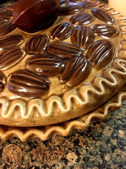 Check Out This Pecan Pie Dish!...NOTE: We Will Expect A piece of pie, or even donuts, From The Buyer!...