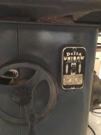 Delta Unisaw in Excellent Condition with extras