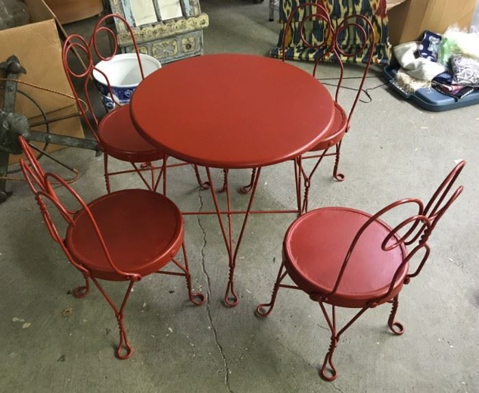 Child's Ice Cream Parlor Table and 4 Chairs
