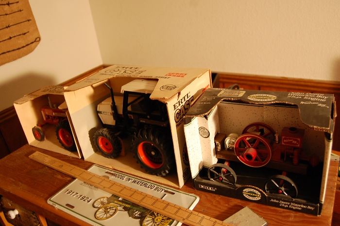 Model tractors