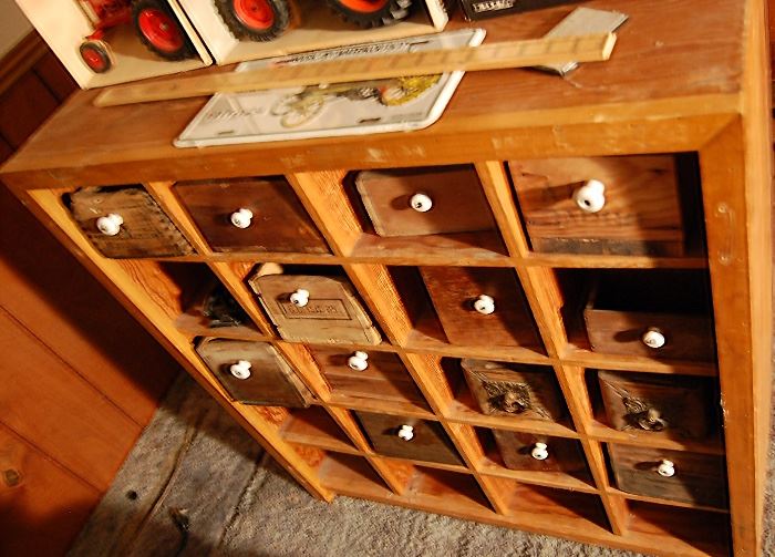 Primitive cabinet