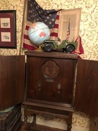Vintage circa 1930 RCA Radiola tube radio with Jacobean style cabinet (Please read the terms and conditions of the sale along with the contact number as posted) Photo by BC