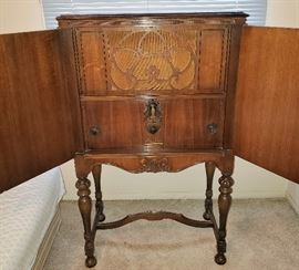 Antique Console Radio